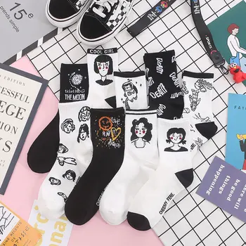 Новые осенне-зимние носки Женские носки-трубки Kawaii Японские Комиксы с граффити Дикие студенческие черно-белые чулки