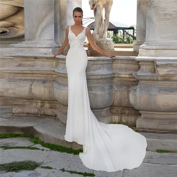Свадебное платье с V-образным вырезом 